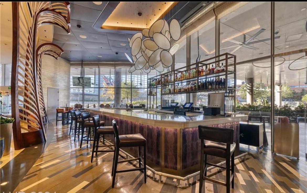 Vdara Beautiful Suite On 22Nd Flr Free Valet Parking 라스베이거스 외부 사진